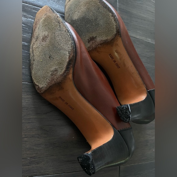 Vintage Salvatore Ferragamo Brown and Black Women’s Kitten Heels Almond Toe 7.5 - Picture 3 of 6